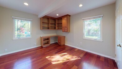 21060 Grenola Dr in Cupertino, CA - Foto de edificio - Building Photo