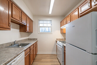 Maplewood Apartments in Washington, DC - Building Photo - Building Photo