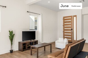 5637 Riverton Ave in Los Angeles, CA - Building Photo