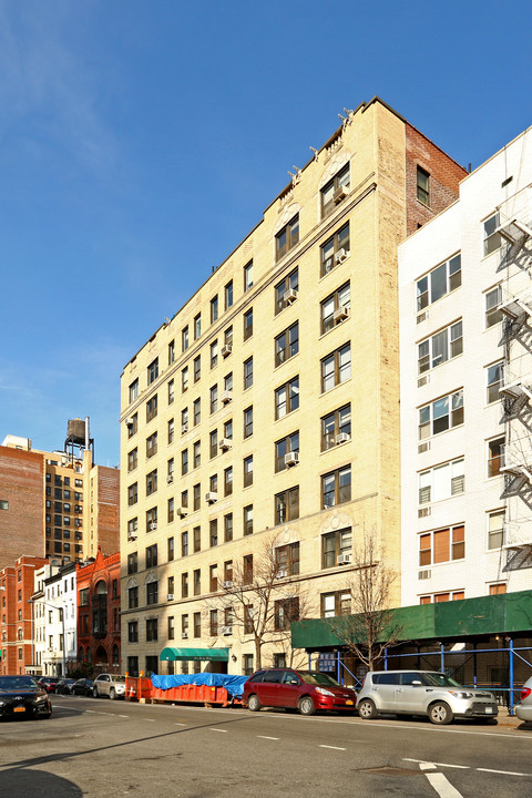 243 W 70th St in New York, NY - Building Photo