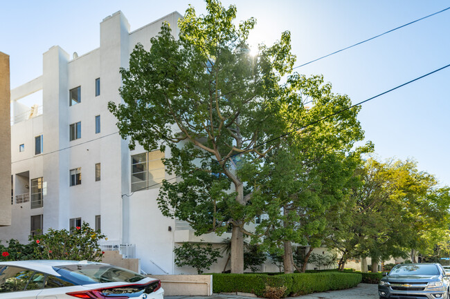 514 S Barrington Ave in Los Angeles, CA - Foto de edificio - Building Photo