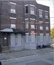 84 Newton St in Holyoke, MA - Foto de edificio - Building Photo