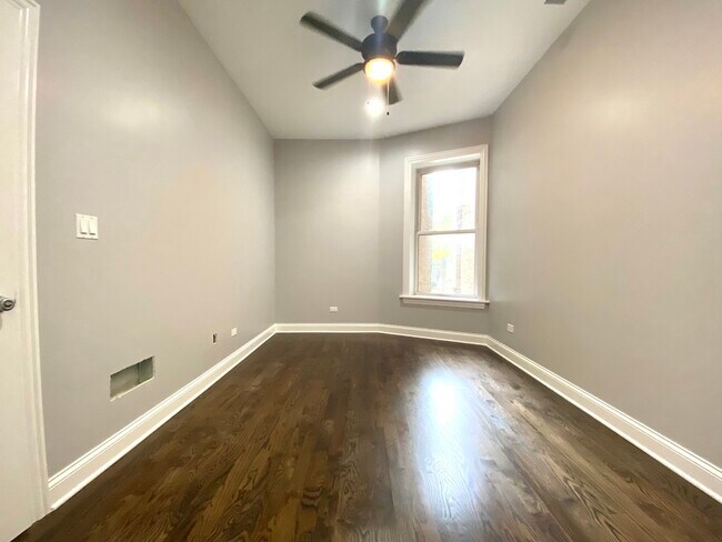 908 W Montrose Ave, Unit 1