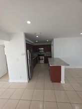 681 SW 29th Terrace in Fort Lauderdale, FL - Foto de edificio - Building Photo