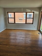 513 N Valerie Ln, Unit 2 in Addison, IL - Building Photo - Building Photo