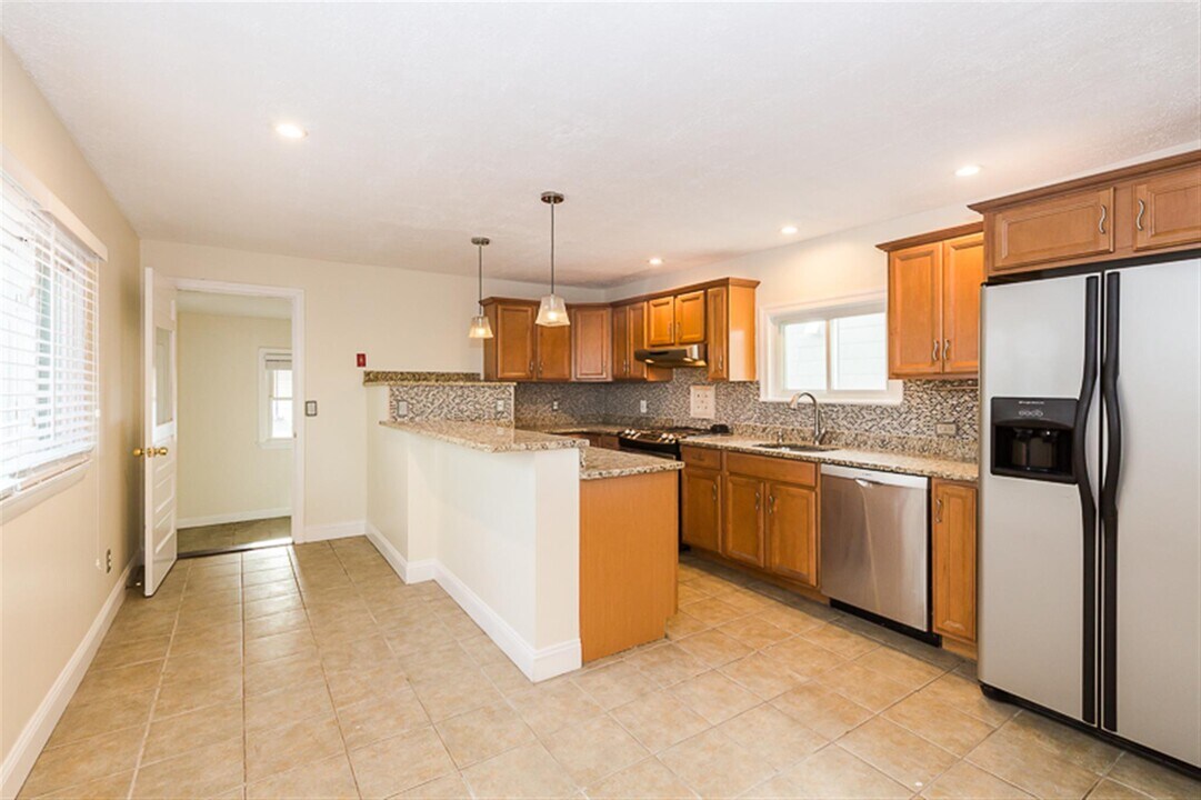 103 Magoun Ave in Medford, MA - Building Photo