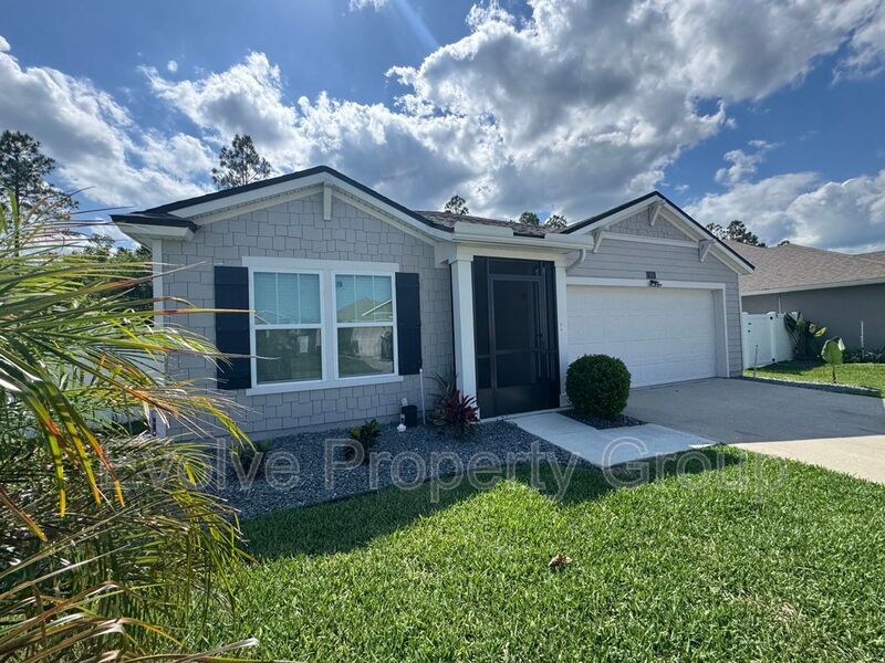 84 Oakleaf Way in Palm Coast, FL - Foto de edificio