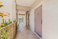 2420 Diana Dr in Hallandale Beach, FL - Building Photo - Building Photo