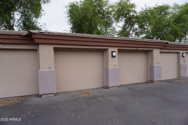 3330 S Gilbert Rd in Chandler, AZ - Building Photo - Building Photo