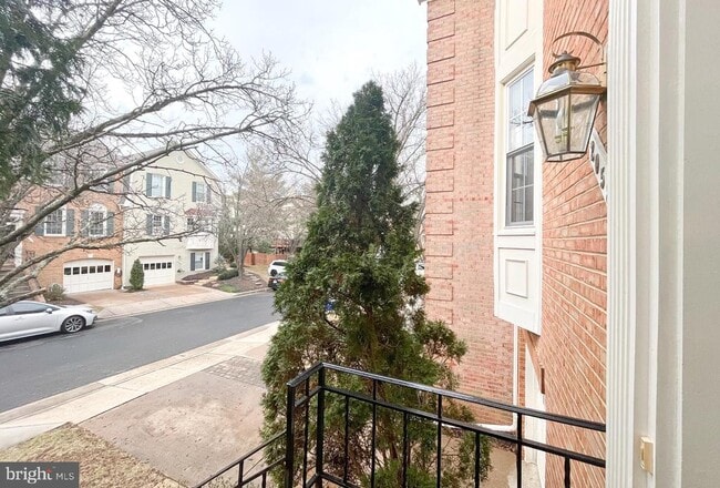 2058 Pieris Ct in Vienna, VA - Building Photo - Building Photo