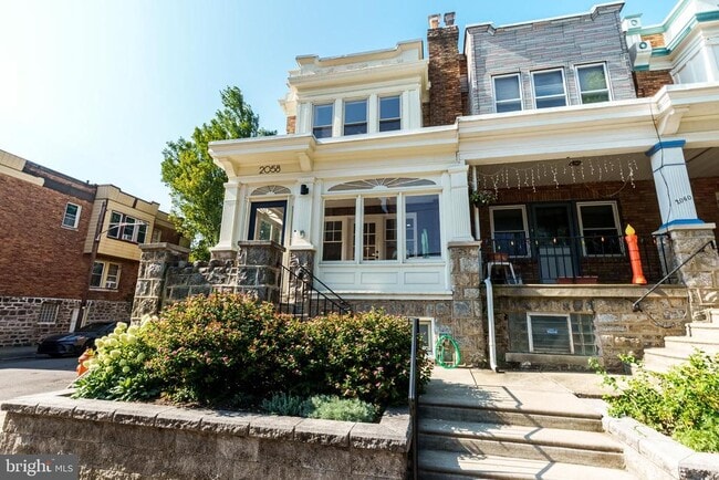 property at 2058 Poplar St