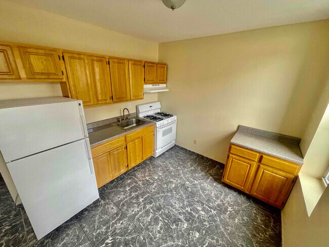 24 E 3rd St in Mount Vernon, NY - Building Photo - Building Photo