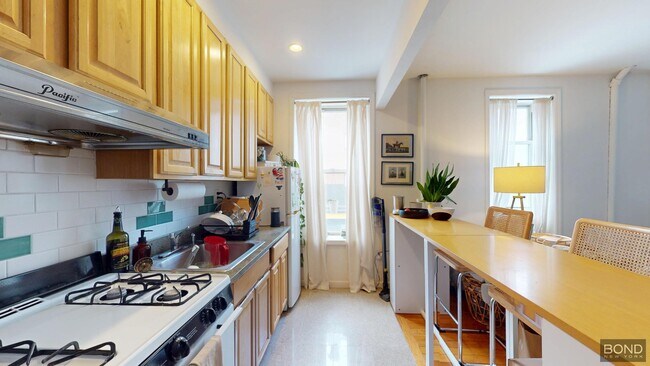 132 Ludlow St in New York, NY - Building Photo - Building Photo