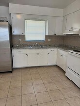 325 NE 2nd St in Hallandale Beach, FL - Building Photo - Building Photo