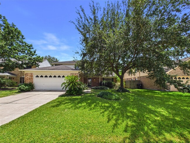 property at 814 Lochnell Dr