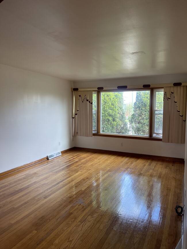 3537 W 75th Pl in Chicago, IL - Foto de edificio - Building Photo