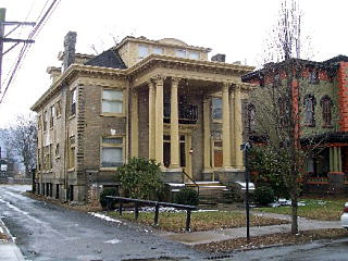 519 W 4th St in Williamsport, PA - Foto de edificio - Building Photo