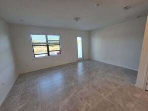 2880 SE Federal Hwy in Stuart, FL - Building Photo - Building Photo