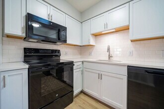 651 Riverview Dr in Columbus, OH - Building Photo - Building Photo