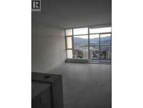 4670 Assembly Wy in Burnaby, BC - Building Photo - Building Photo