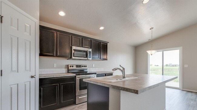 17655 N Newdale Ave in Nampa, ID - Building Photo - Building Photo