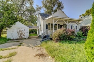 759 E Lawrence St in Decatur, IL - Building Photo - Building Photo