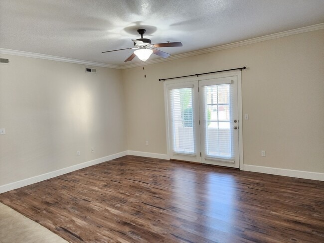 1030 N 995 W, Unit 903 in Orem, UT - Foto de edificio - Building Photo