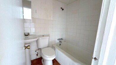 305 Taylor Ave in Daytona Beach, FL - Building Photo - Building Photo