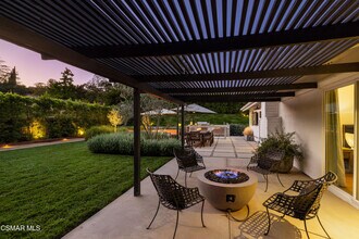 1501 Valecroft Ave in Westlake Village, CA - Building Photo - Building Photo