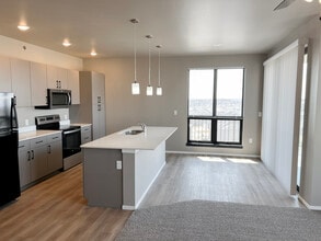University Hills Village in Sioux Falls, SD - Building Photo - Building Photo