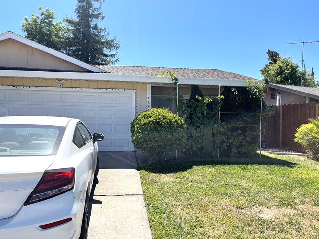 7726 Sayonara Dr in Citrus Heights, CA - Building Photo - Building Photo