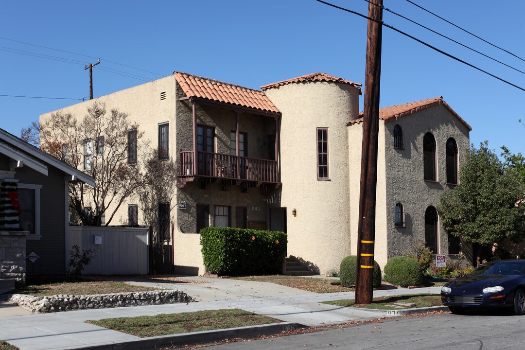 843-847 Newport Ave in Long Beach, CA - Building Photo