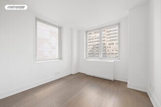 212 E 47th St in New York, NY - Building Photo - Building Photo