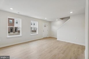 19 E Front St in Bridgeport, PA - Building Photo