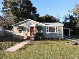 916 E Hatton St in Pensacola, FL - Building Photo