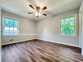 321 Wilson Mill Rd SW in Atlanta, GA - Building Photo - Building Photo
