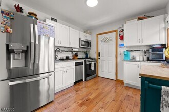39 Melody Hill Rd in Clifton, NJ - Building Photo - Building Photo