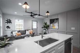465 Hemlock Cir SE in Atlanta, GA - Building Photo - Building Photo