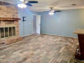 860 Bingman Dr in Beaumont, TX - Building Photo - Building Photo