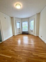 256 Newbury St, Unit 2F in Boston, MA - Building Photo