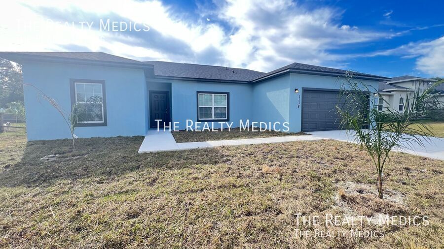 1138 Kareena St NW in Palm Bay, FL - Building Photo