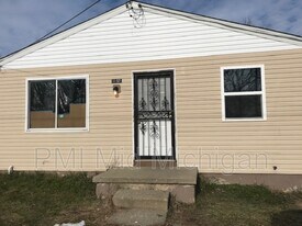 1157 Holtslander Ave