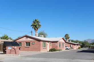 3635-3655 E Bellevue in Tucson, AZ - Building Photo - Building Photo