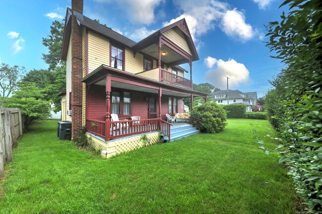 32 Seaside Ave in Milford, CT - Building Photo - Building Photo