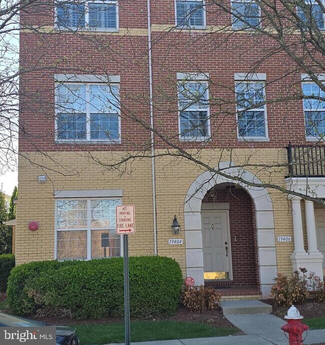 19404 Diamond Lake Dr in Leesburg, VA - Foto de edificio - Building Photo