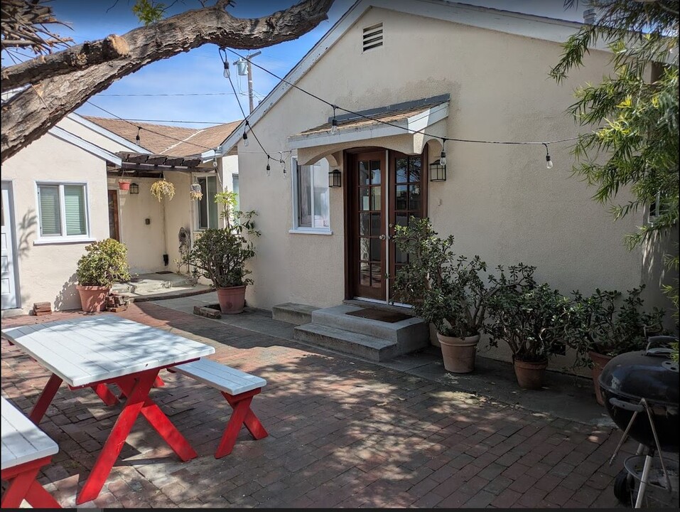 1011 Hill St in Santa Monica, CA - Building Photo