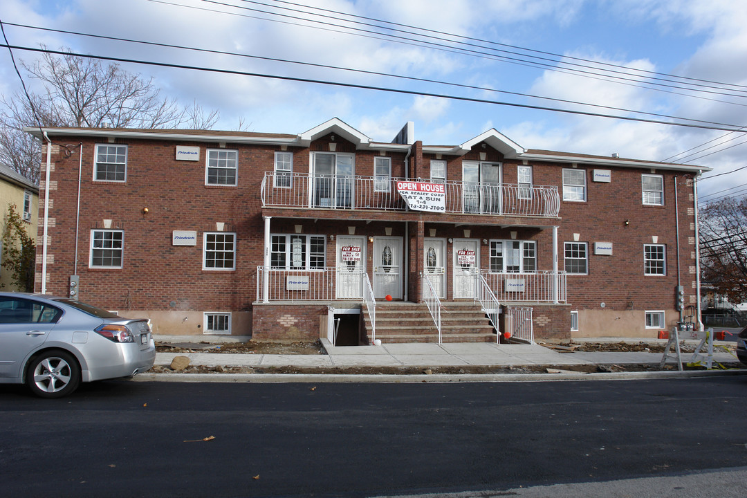 3000-3006 Kingsland Ave in Bronx, NY - Building Photo