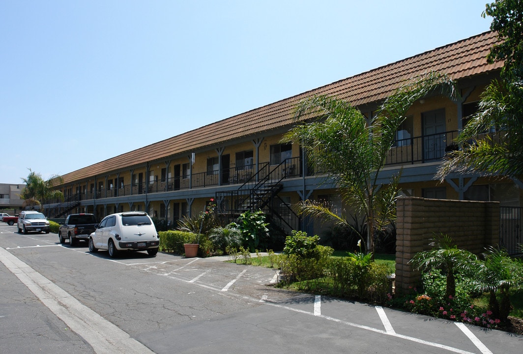 Huntington Beach Apartments in Huntington Beach, CA - Building Photo