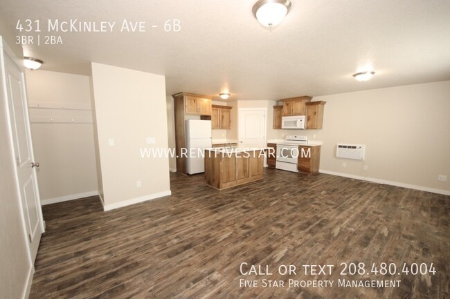 Sunnyside Place in Pocatello, ID - Building Photo - Building Photo