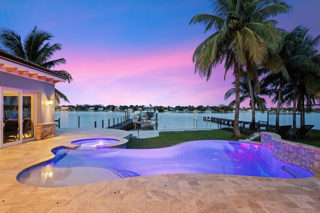 614 S Lake Dr in Lantana, FL - Building Photo - Building Photo